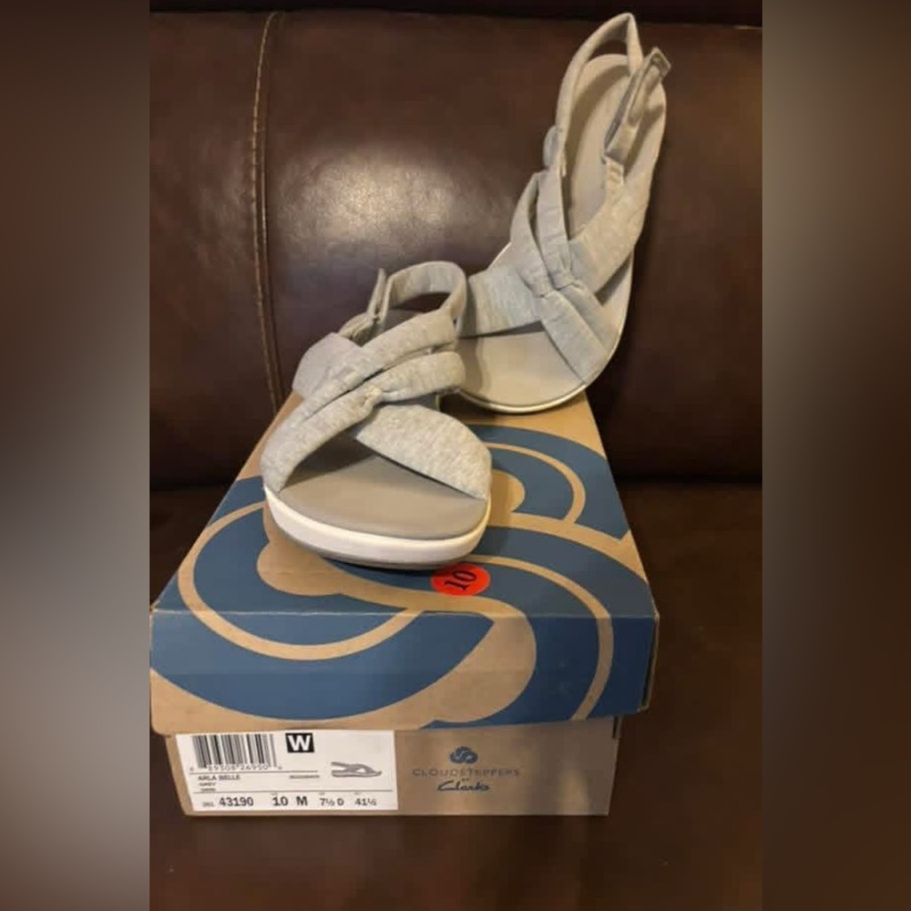 Cloudsteppers by Clarks Women's Light Gray Sandals
